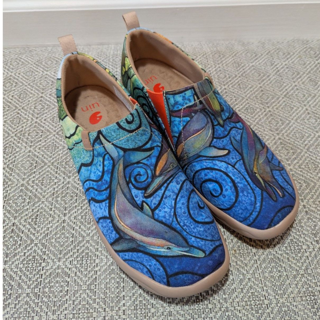 Uin Porpoise Toledo Art Painted Slip On Canvas Loafers Dolphins Womens Size 8.5 — image 2 of 7